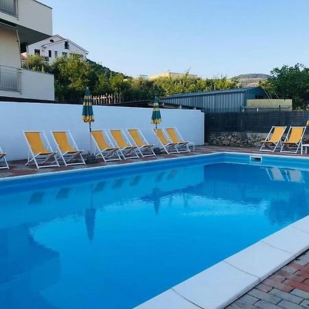 Pietra Ligure - Essential With Swimming Poolアパートメント エクステリア 写真